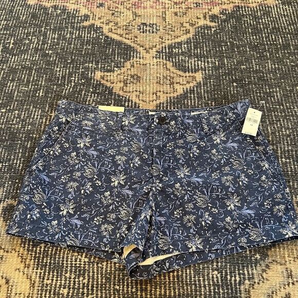 GAP Women's 12 navy floral stretch mid rise flat front zip up Summer sho… - Picture 1 of 10